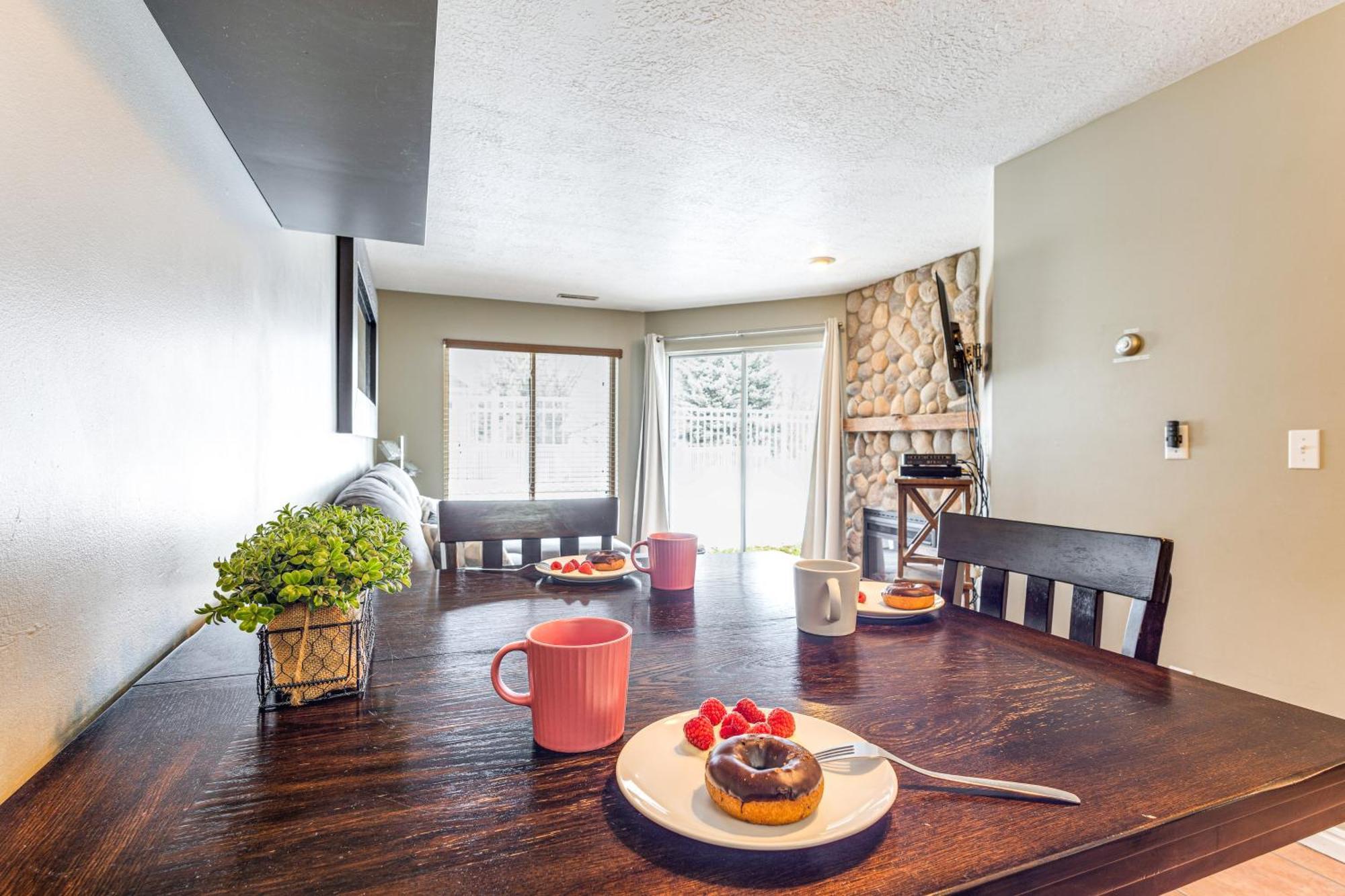 Garden City Condo With Pool Access By Bear Lake! Eksteriør billede